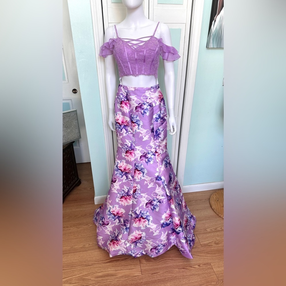 Size 00 Ellie Wilde EW118179 Two Piece Prom Dress  Off shoulder lilac lavender